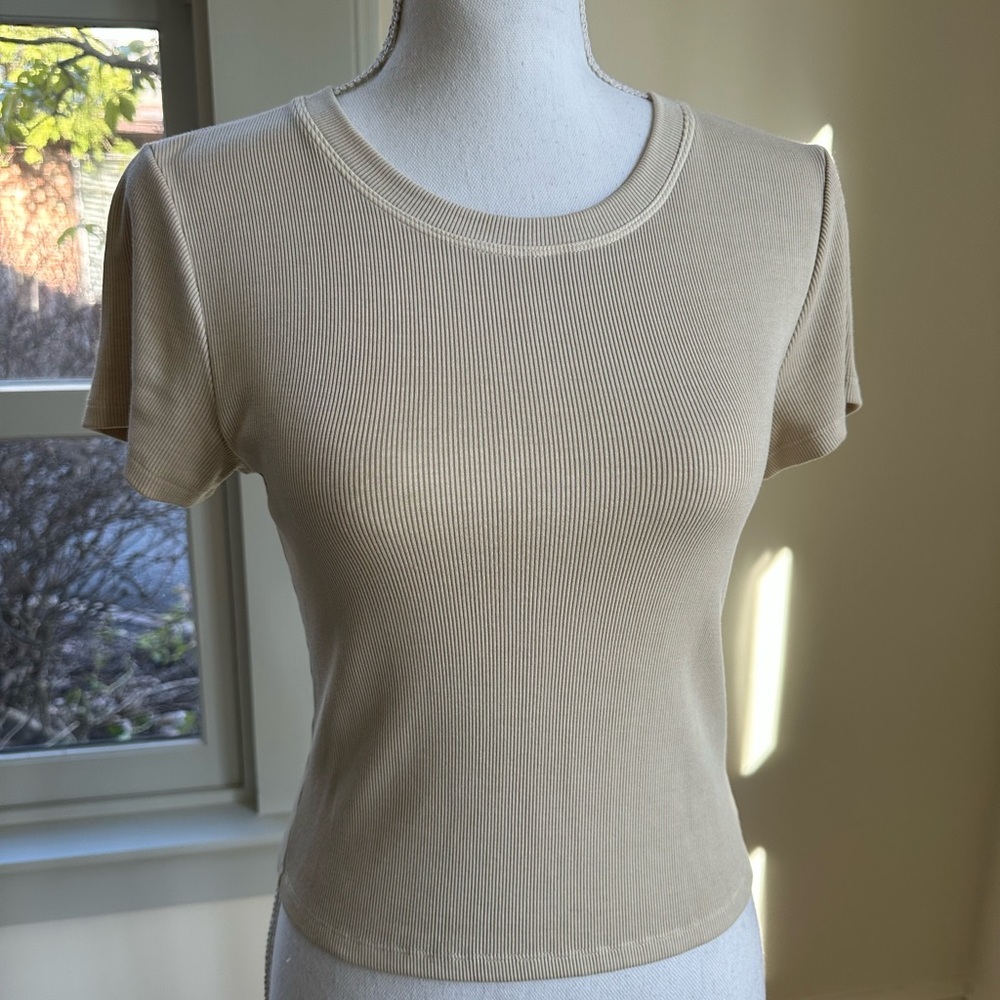 Aritzia Wilfred Free Tan/Cream Ribbed Top Medium